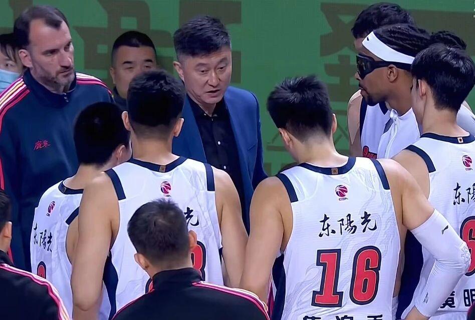 开云官网-广东男篮官宣，场均21+4最强得分点被取消注册，季后赛四外援确定